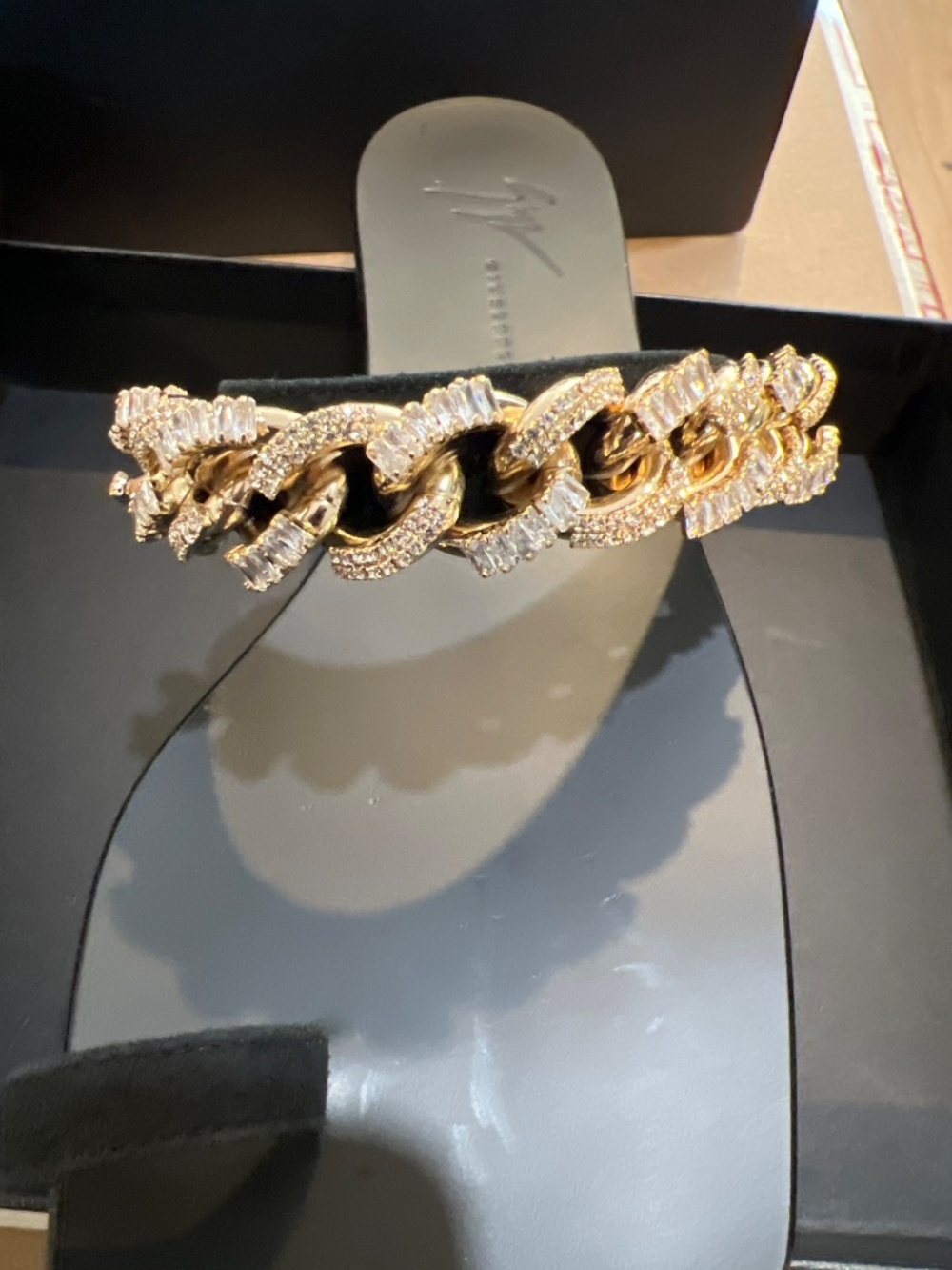 Giuseppe Zanotti Berenicee Chain Flat Sandals - Picture 2 of 7